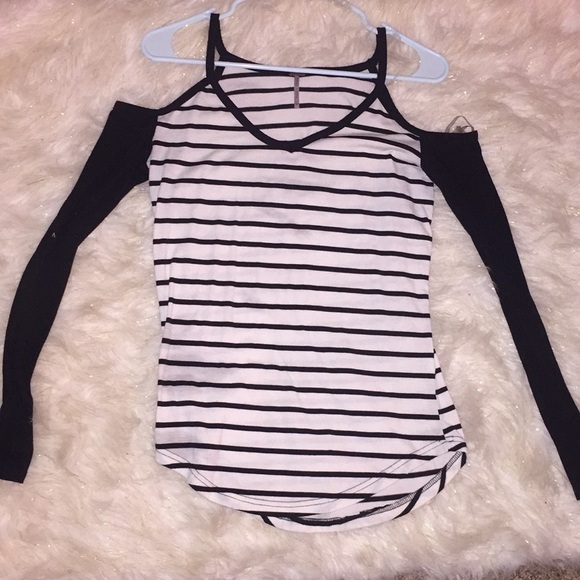 Stripped Long Sleeved w/ Cut outs on shoulders - Picture 1 of 1
